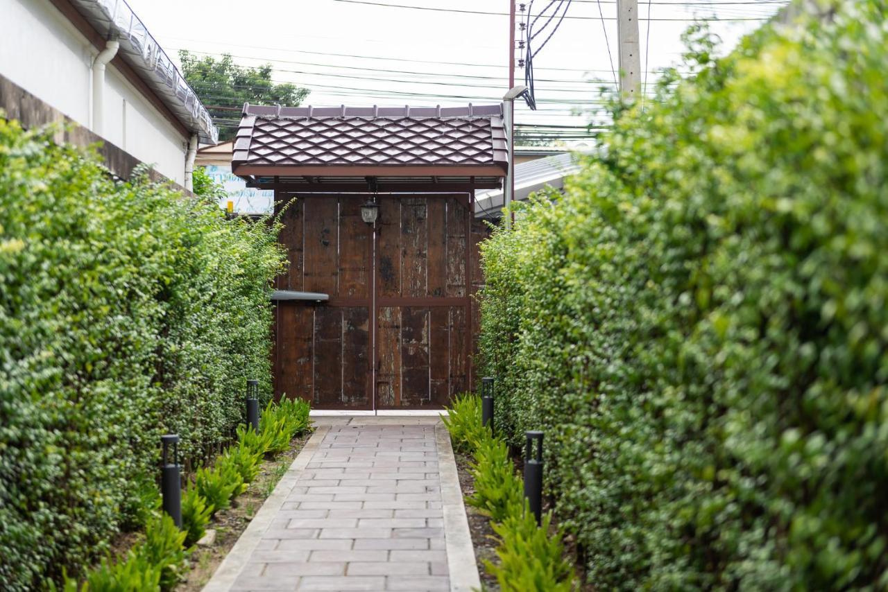 Kasayapi Hotel Bangkok Exterior photo